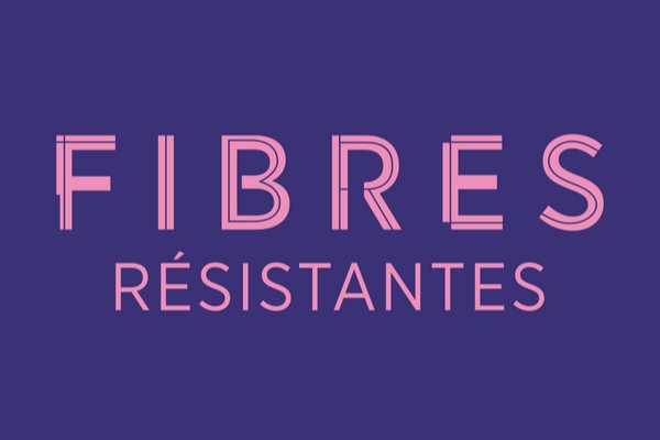 « Fibres résistantes » sont écrits en majuscules en rose pâle sur fond violet.
